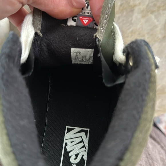 Kids Size 2.5 Vans Skeakers SK8-Hi MTE-1 green - Picture 7 of 7